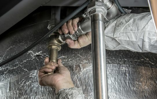 How Hiring Local Plumbers Transforms Home Repairs